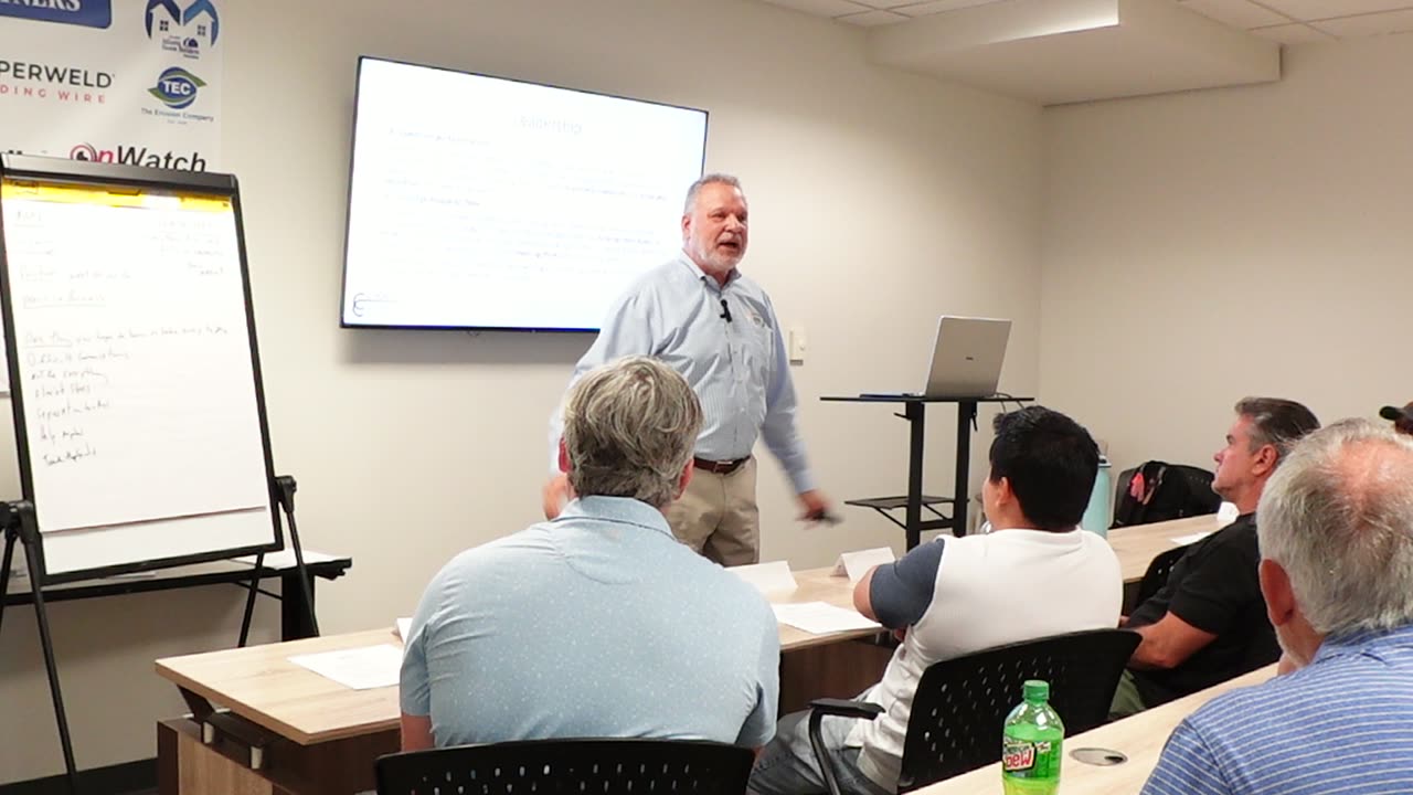Bobby Mink teaching a builder classroom
